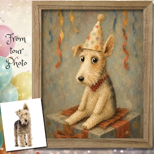 Könnte beinhalten: Ein gerahmtes Gemälde eines rauhaarigen Terriers mit einer gepunkteten Partykappe und einem roten gepunkteten Halstuch, der auf einem Geschenk sitzt, mit Luftschlangen im Hintergrund. Das Bild enthält ein kleines Foto des Hundes und den Text From tour Photo.