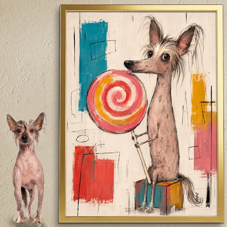 K&ouml;nnte beinhalten: Ein gerahmter Kunstdruck mit einer stilisierten Illustration eines nackten Hundes mit Haarb&uuml;scheln auf dem Kopf, der auf einem kleinen Hocker sitzt und einen gro&szlig;en, runden, rosa, orange und gelb geringelten Lutscher vor abstrakten Formen h&auml;lt.