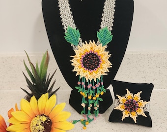 Mexican Huichol handmade beaded necklace. Gifts ideas. Gifts for her. Mexican necklace.