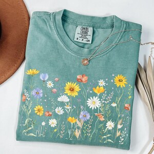 Comfort Colors Vintage Flowers Shirt, Boho Cottagecore Tshirt, Botanical Floral Tee,Wildflowers Shirt,Gift For Gardener,Vintage Floral Shirt