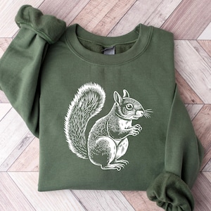 Floral Squirrel Sweathirt, Squirrel Shirt, Flower Squirrel Shirt, Animal Lover Tee, Squirrel Shirt, Squirrel Lover Gift, Squirrel Sweatshirt