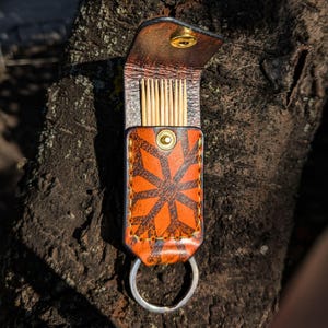 Portachiavi pratico, astuccio per stuzzicadenti, porta stuzzicadenti in vera pelle, piccolo portachiavi, astuccio per stuzzicadenti, portachiavi per 10 stuzzicadenti, idea regalo