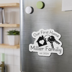 Personalisierte Familie ersten Zuhause Magnet | Einweihungsparty Geschenk | New Home Magnet Andenken | Familien Name Kühlschrankmagnet | Neue Wohnkultur