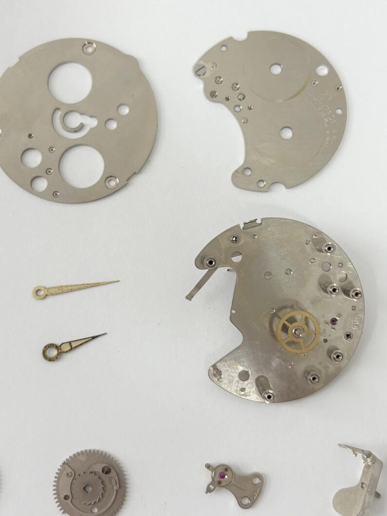 Jaeger LeCoultre Cal 219 Clock Movement Part Balance Fork Barrel Wheel Dial image 3