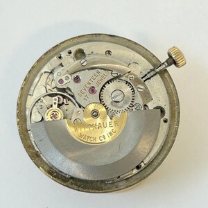 Piezas de reloj Wittnauer Cal 11AHS1 Movimiento Volante Resorte Esfera Manecilla Caja Horquilla imagen 2