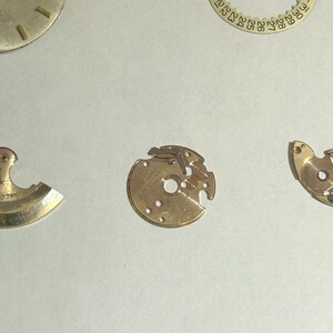 Omega Cal 560 Teile Uhrwerk Unruh Gabel Räder Federn Brücke Uhr Zifferblatt Schreibtisch Bild 14