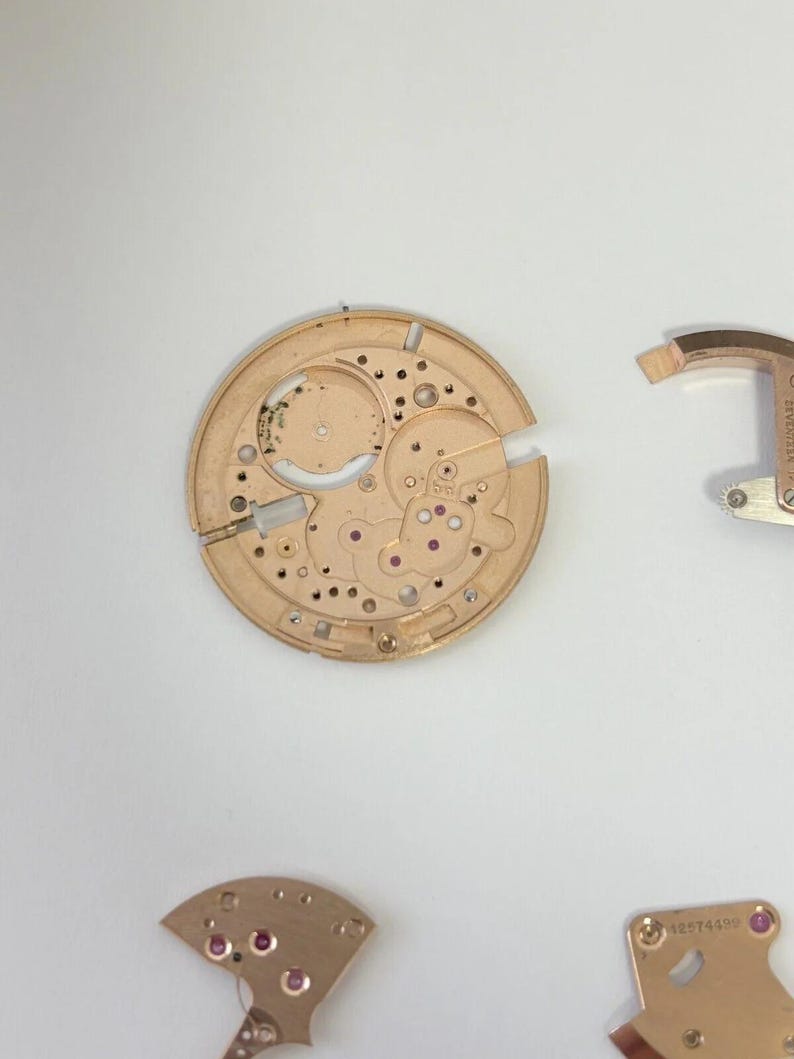 Piezas de reloj Omega Cal 351 Movimiento Balance Horquilla Rueda Resorte 350 354 352 353 355 imagen 6