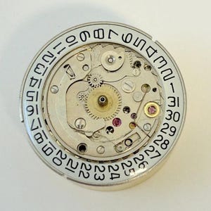 Helbros Cal PUW 565 Watch Movement For Parts Balance Fork Spring Bridge Desk image 2