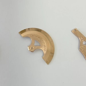 Omega Cal 550 Uhrwerk-Teile Zifferblatt Unruh Federplatte Gabelrad Rotor 6 Bild 10