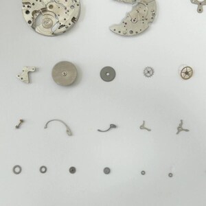Venus Cal 170 Movement Part Balance Wheel Spring Barrel Bridge Wakmann Breitling image 2