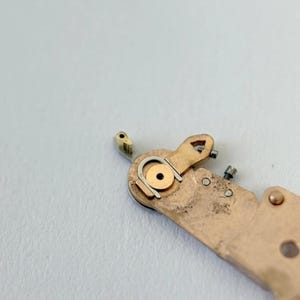 Omega Cal 550 Uhrwerk-Teile Zifferblatt Unruh Federplatte Gabelrad Rotor 6 Bild 16