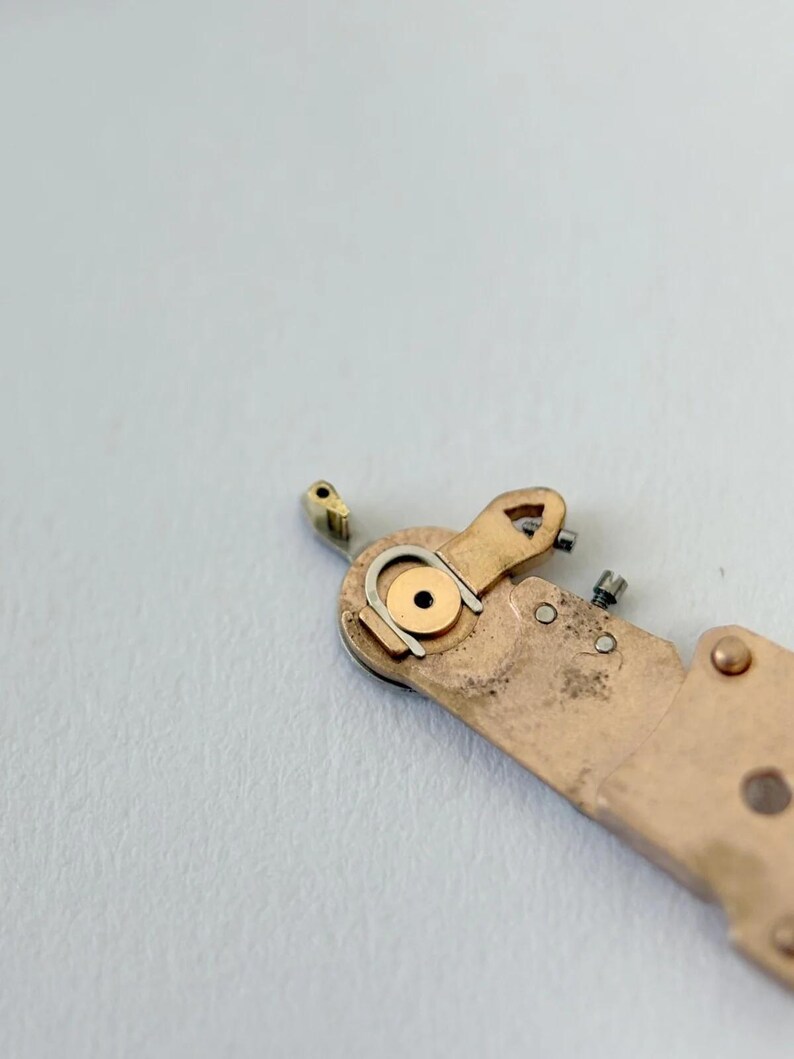 Omega Cal 550 Uhrwerk-Teile Zifferblatt Unruh Federplatte Gabelrad Rotor 6 Bild 16