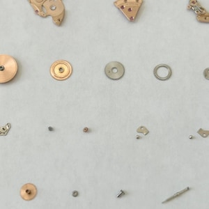 Omega Cal 563 Watch Parts Movement Calendar Disk Fork Wheels Springs Bridge 2 image 7
