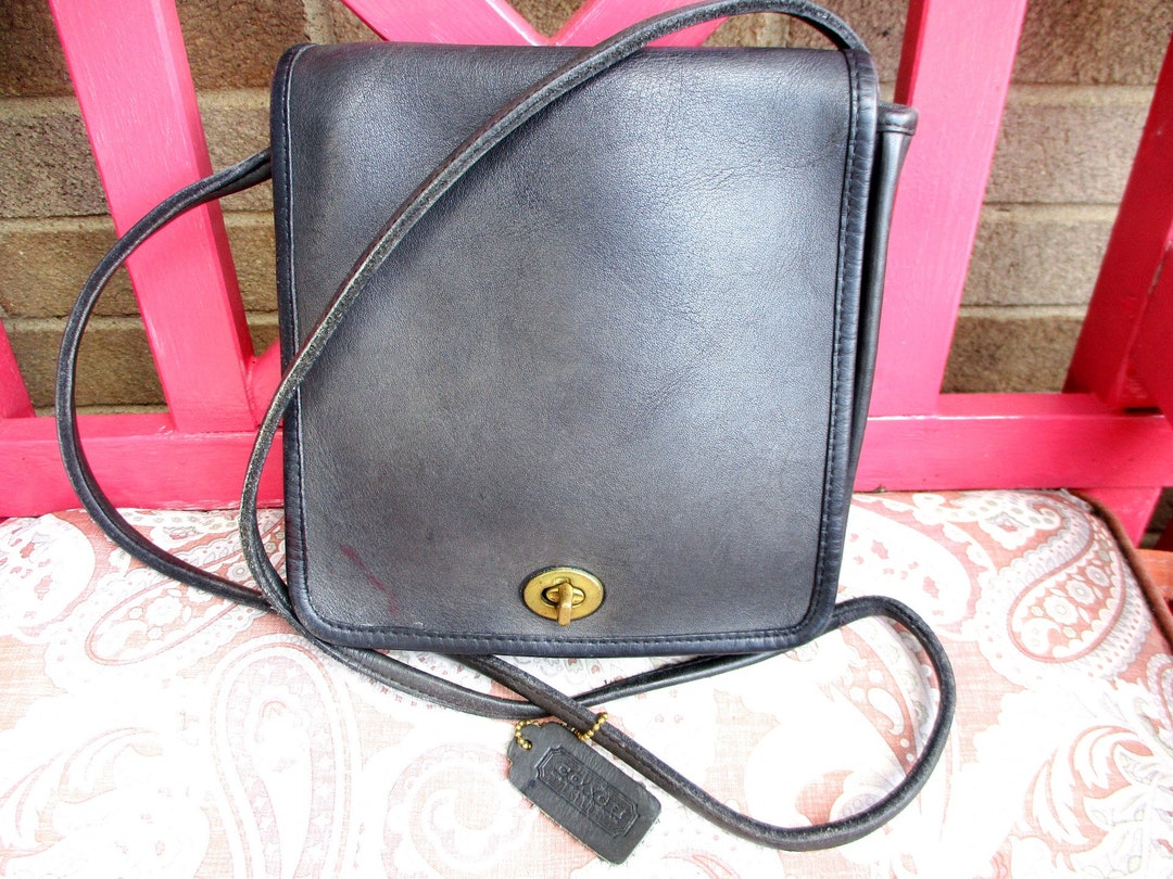 COACH Bag New York City Pouch Bag Compact Leather Bag Crossbody Vintage