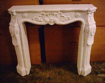Rivestimento camino rococò, colore bianco crema, larghezza 115 cm