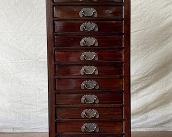 Antiker Apothekerschrank Aktenschrank Dokumentenschrank Höhe103cm mit 12Schublad Farbe: Nussbaum en