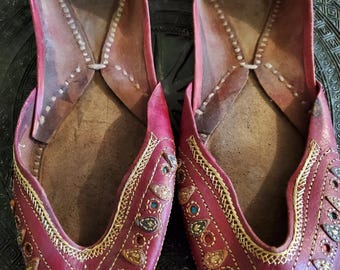 Pakistani Jutti Shoe Flats Women's 7US Embroidered Embellished Beaded Burgandy Gold
