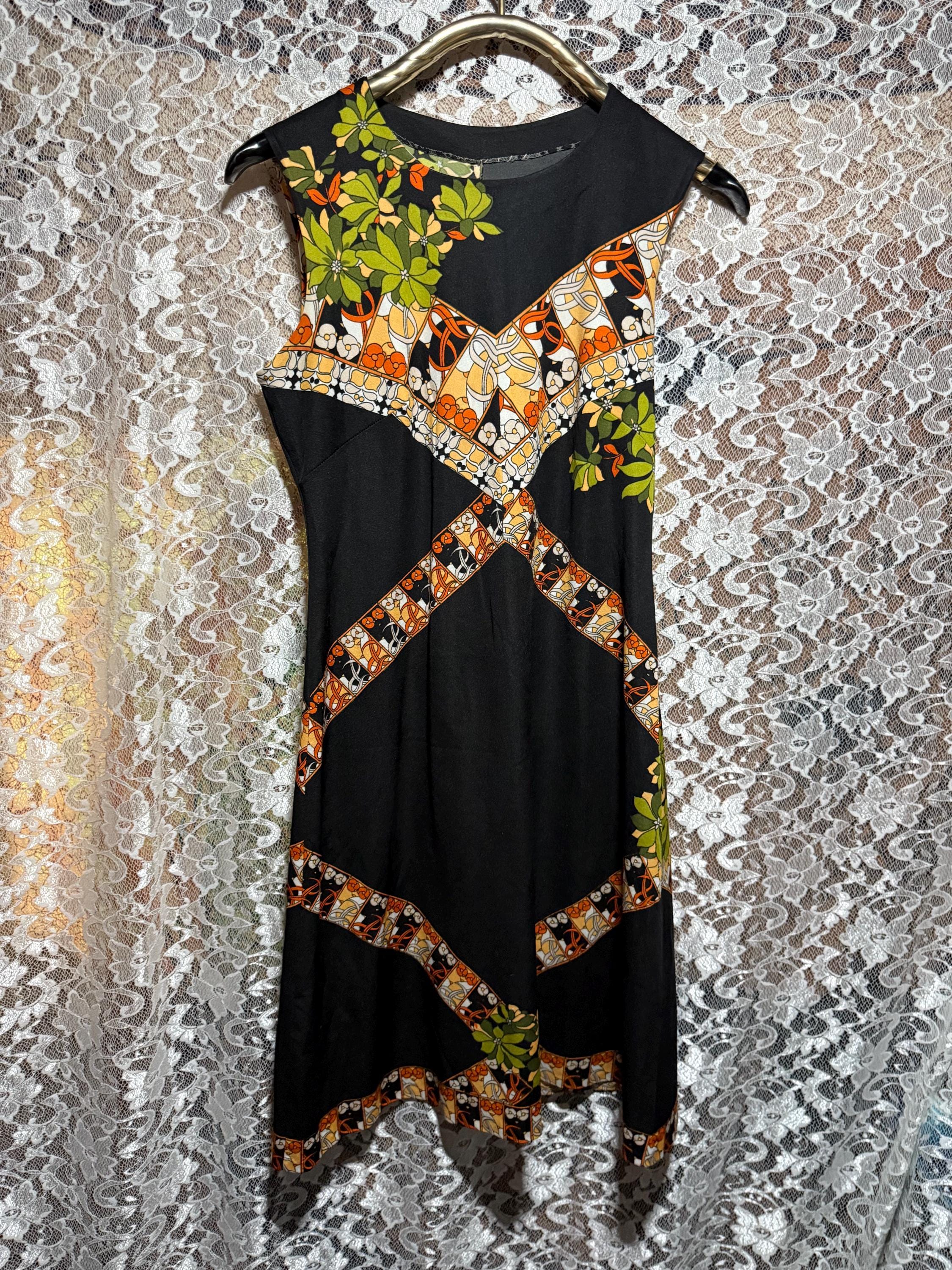 black dress past knee Sheatn Spaghetti Straps Knee-Length Black Prom/Homecoming Dress US8 / Custom Color main image 1