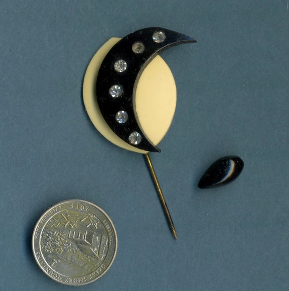 CeLLuLOID ArT DECO 1920s Crescent MOON PIN