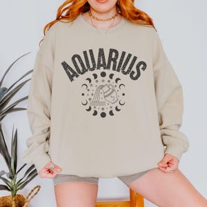 Aquarius Zodiac Aesthetic Sweatshirt, Women&#39;s Sweatshirts, Astrology Sweatshirt, Gift for Aquarius, Celestial Moon, Trendy Minimalist