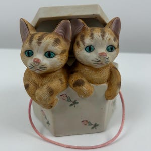 Vintage Hand-Painted Kitten Music Box | German Spieldose Cat Collectible, Gift