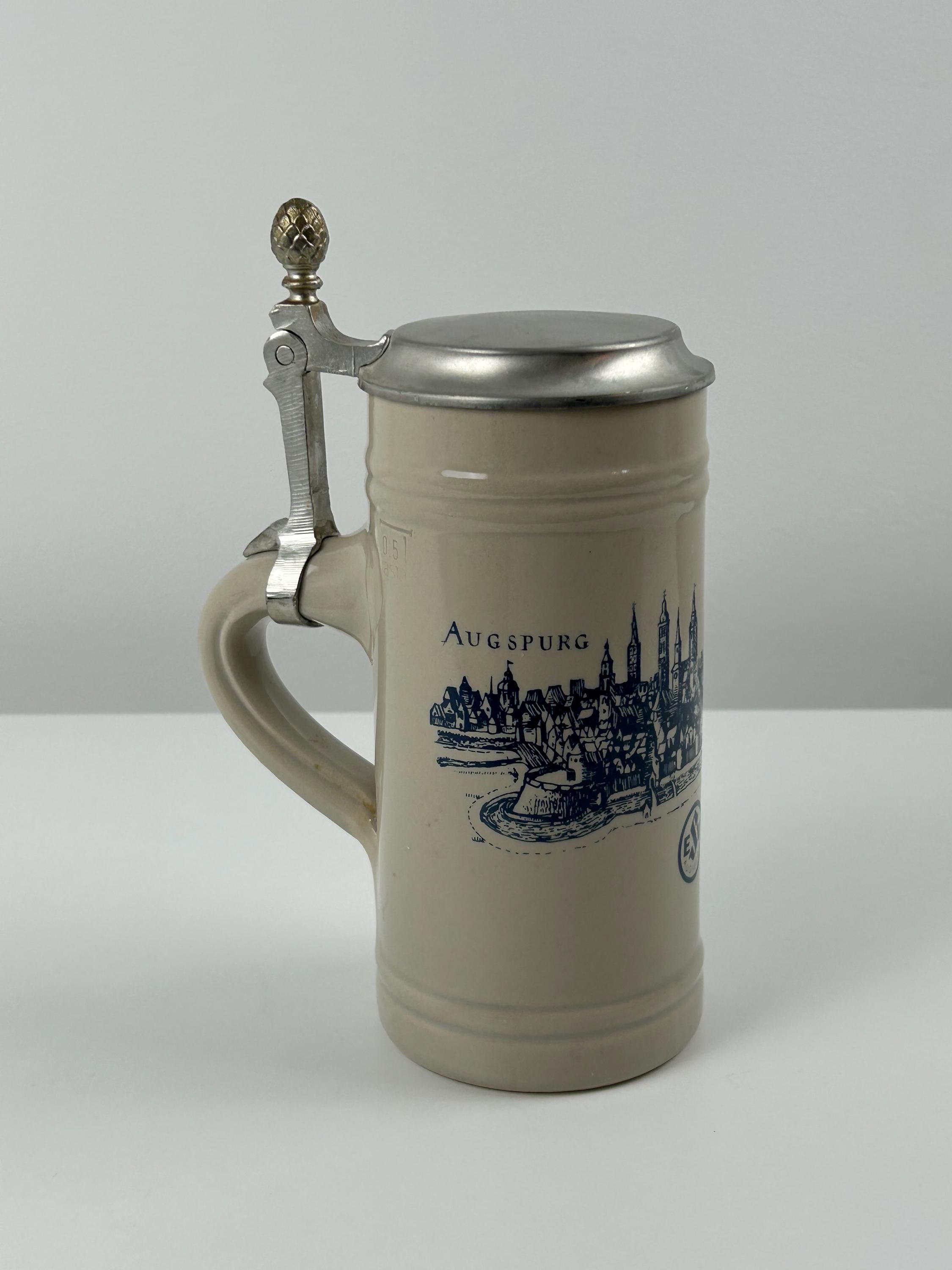 Bierkrug ESV Augsburg Bierglas vintage Bier Dekoration thrift Bierkultur Einrichtung Steingut Zinndeckel alt Tradition Bayern Biertrinken