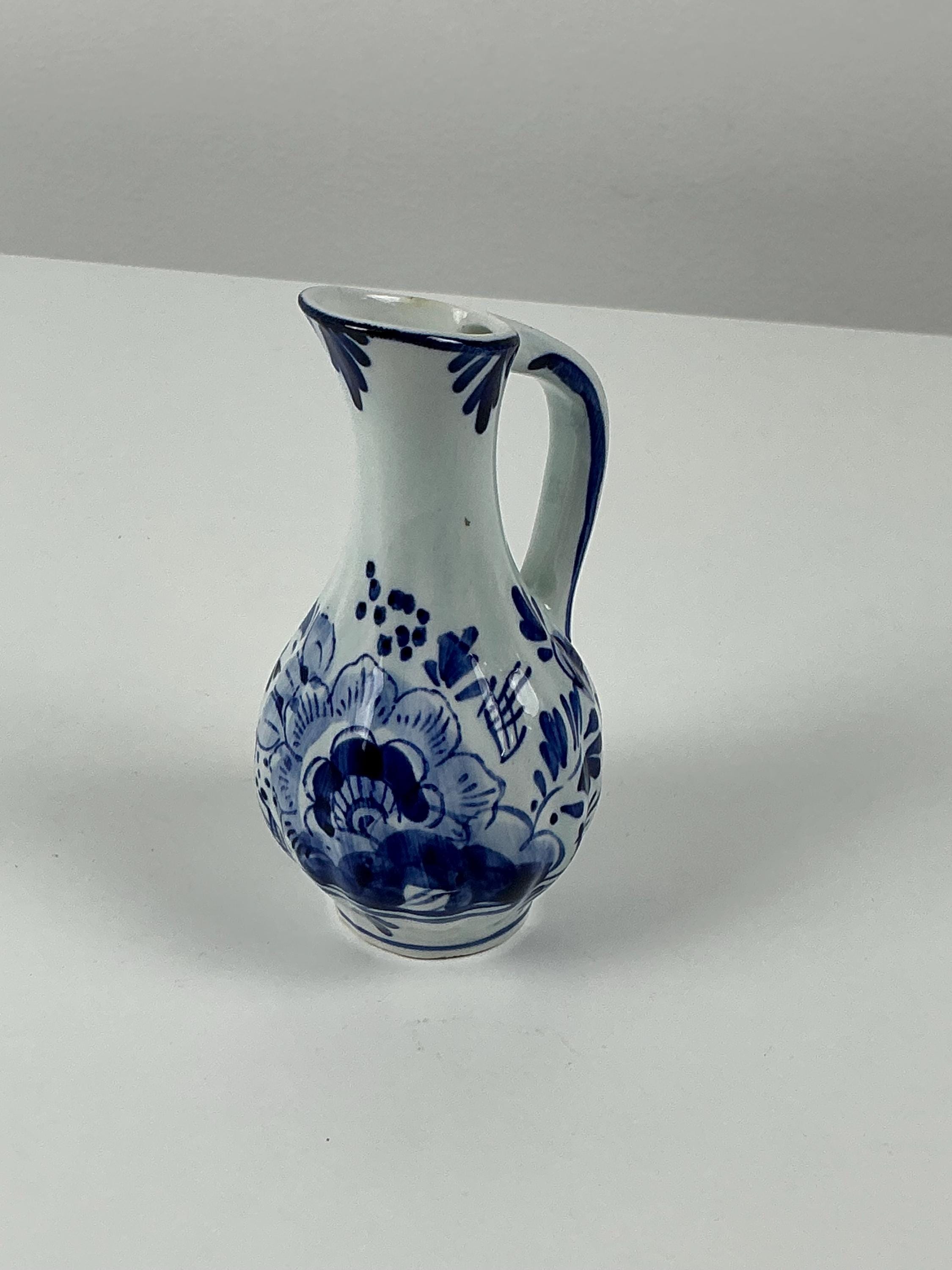 Kleiner Krug 11 cm Delfter Stil retro Vasen alt vintage handbemalt mit Stempel