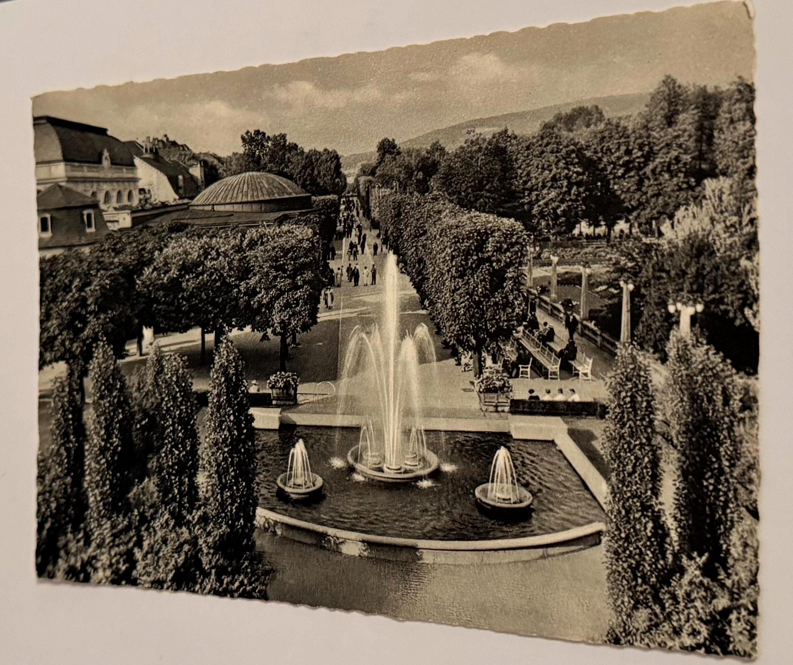 Postkarte Kurpark Springbrunnen  vintage Postkarte Künstlerkarte alt Ansichtskarte Sammler Karten Sammlung retro Postkartensammlung thrift