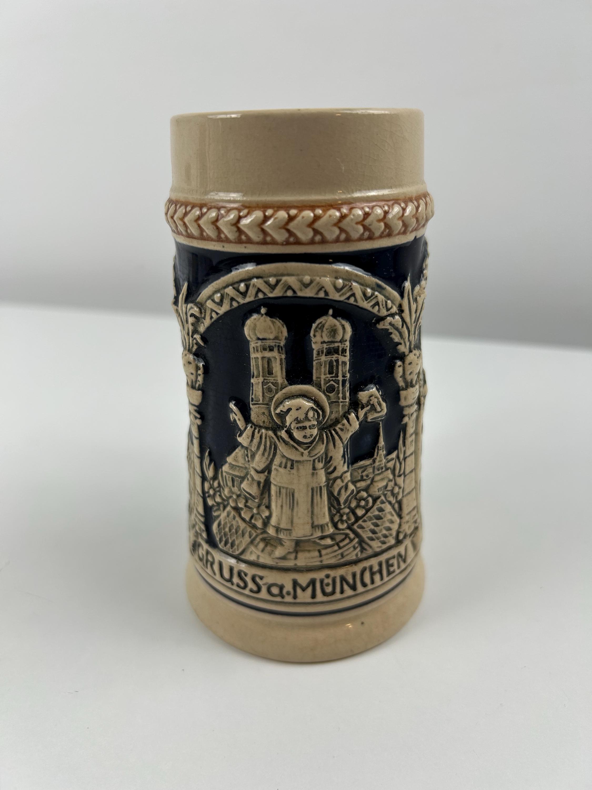 Bierkrug München Bierseidel Rathaus vintage Hofbräuhaus Bierglas retro Bierbembel thrift Bierkrügel Tradition Bayern Sammlung Sammlerobjekt