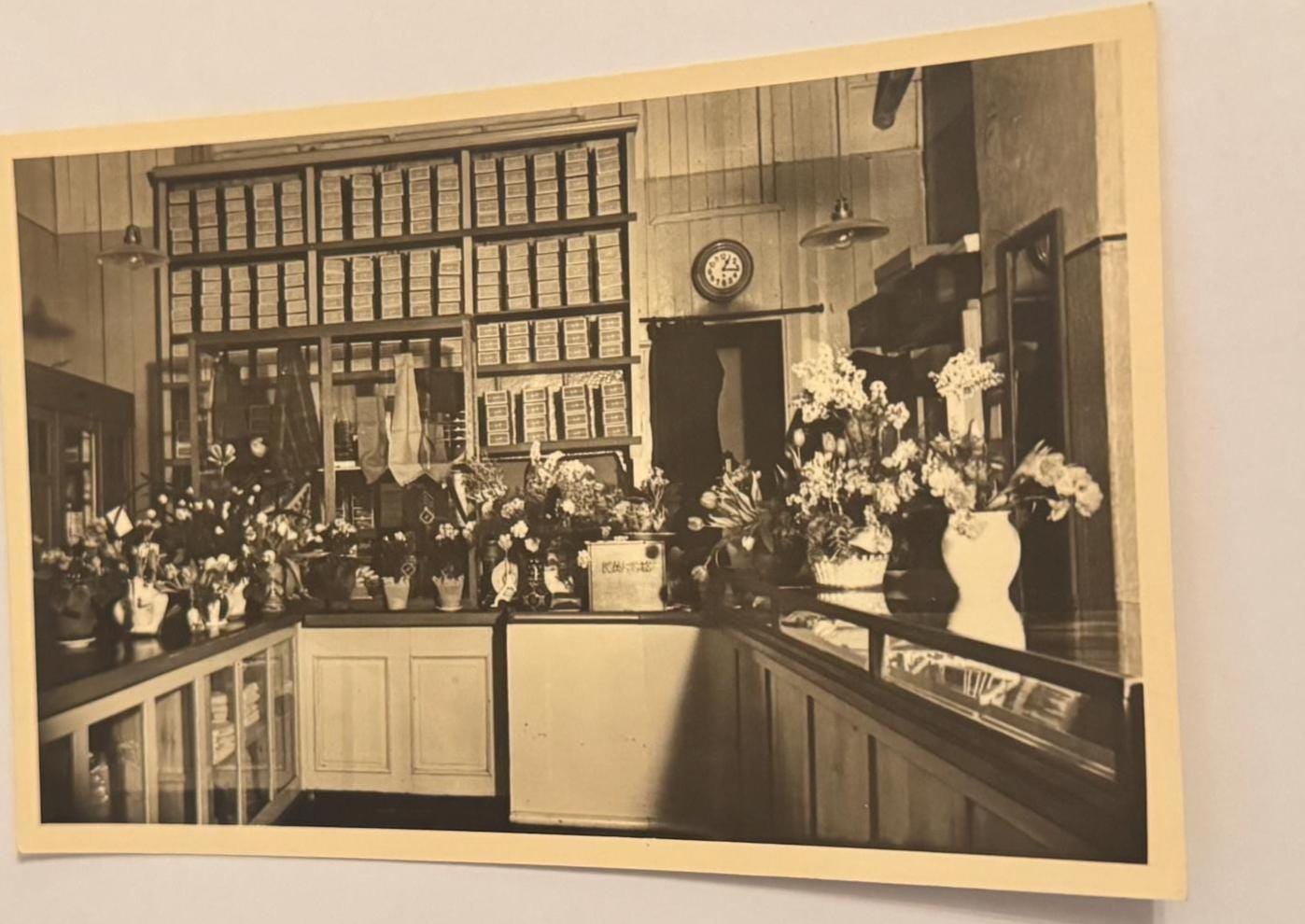 Vintage Postkarte Historisches Ladengeschäft Künstlerkarte Ansichtskarte retro Postkartensammlung Sammler Ansichtskarten Sammlung