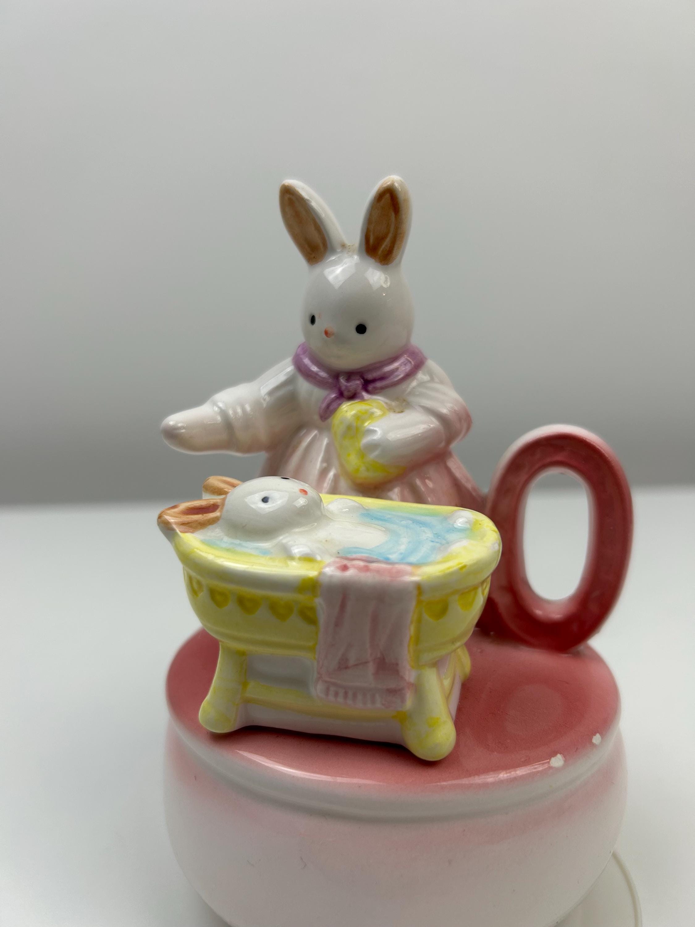 Spieluhr Hase vintage Hasen Spieldose retro Einrichtung thrift Dekoration Sammler Musikbox antike Liebhaber Sammlerobjekt Häsin Frühling