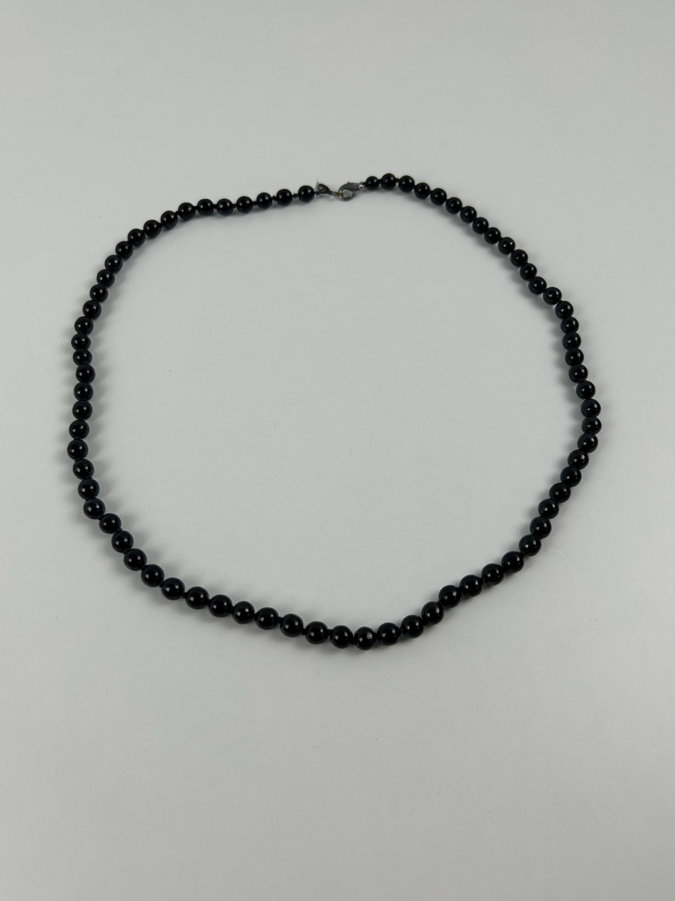 Vintage Halskette schwarz Perlen Schmuck traditionell Damenschmuck nostalgischer Schmuck alt Perlenkette dunkel Vintageschmuck