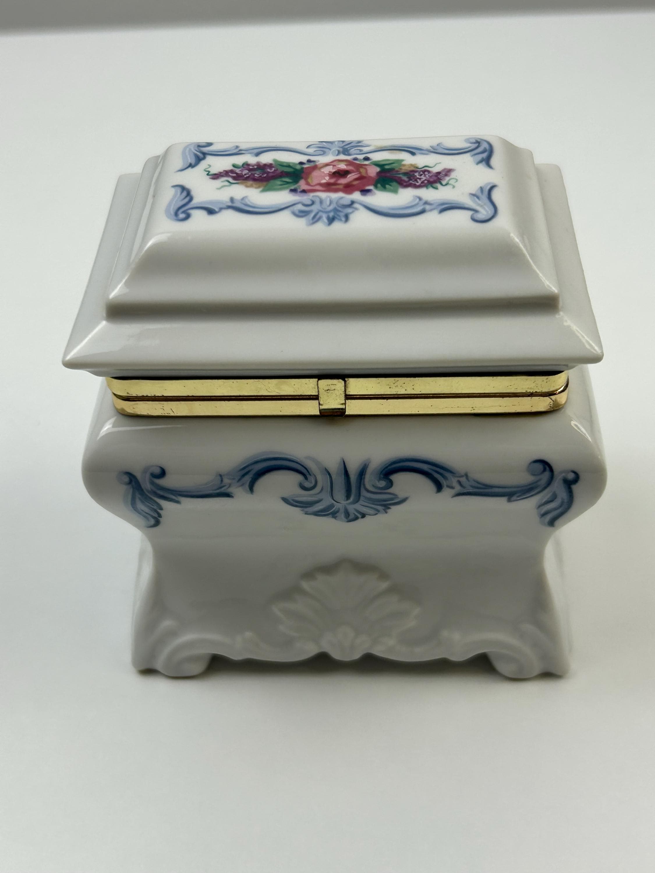 Spieluhr Musikbox vintage Schatulle Spieldose Schmuckkästchen retro Sammlerstück Dekoration Nostalgie Einrichtung Deko Geschenkidee thrift