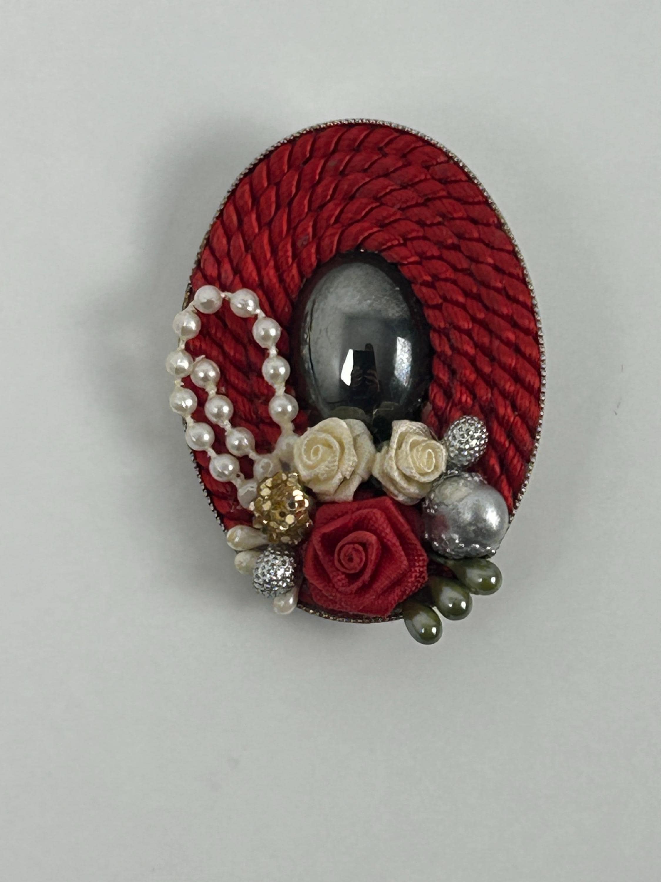 Vintage Brosche rot  Blumen Perlen 3,5 x 5 cm