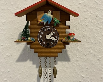 Black Forest pendulum clock vintage cuckoo clock wall clock country house clock decoration thrift furnishings farmhouse parlor