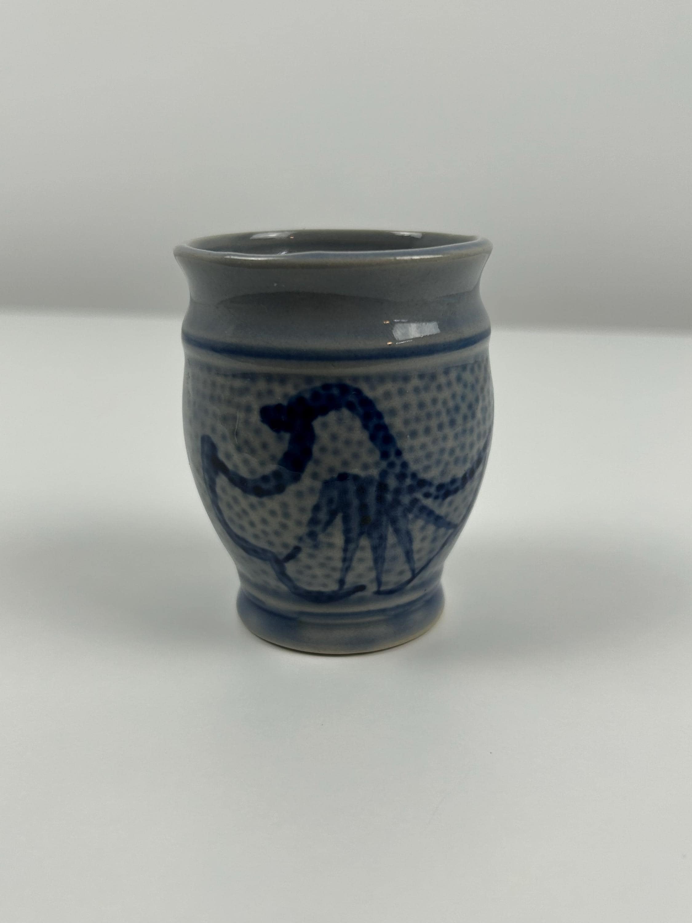 Steingut Becher graublau ca. 8cm 3,1" retro Glas alt Gefäß vintage Landhaus Dekoration Landhausküche Einrichtung Deko Wein Keramiksammler