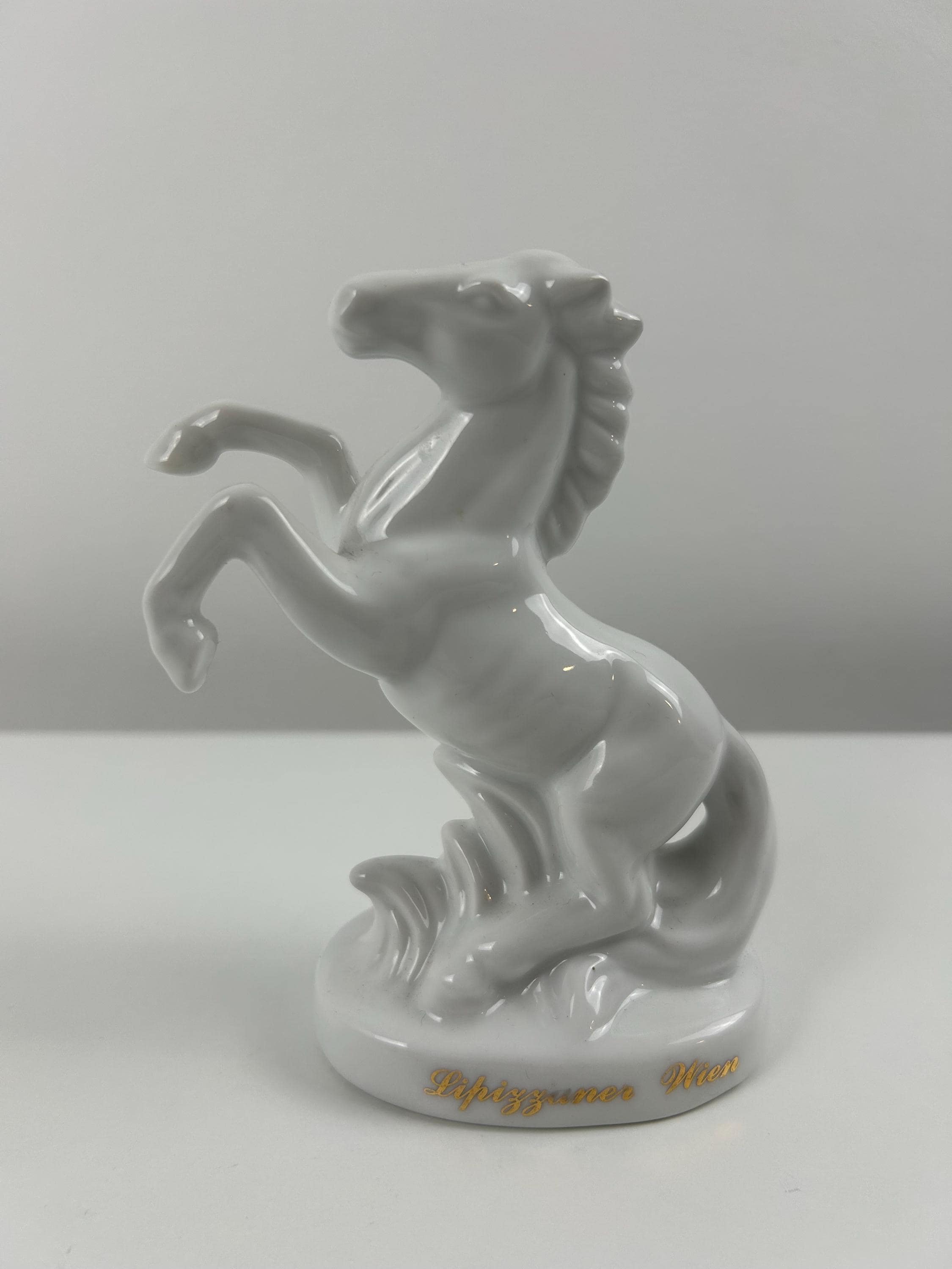 Keramik Pferd weiß Porzellan vintage Dekoration Pferdeliebhaber Einrichtung Pferde Wohnen Lippersdorfer Wien einzigartiges nostalgisches