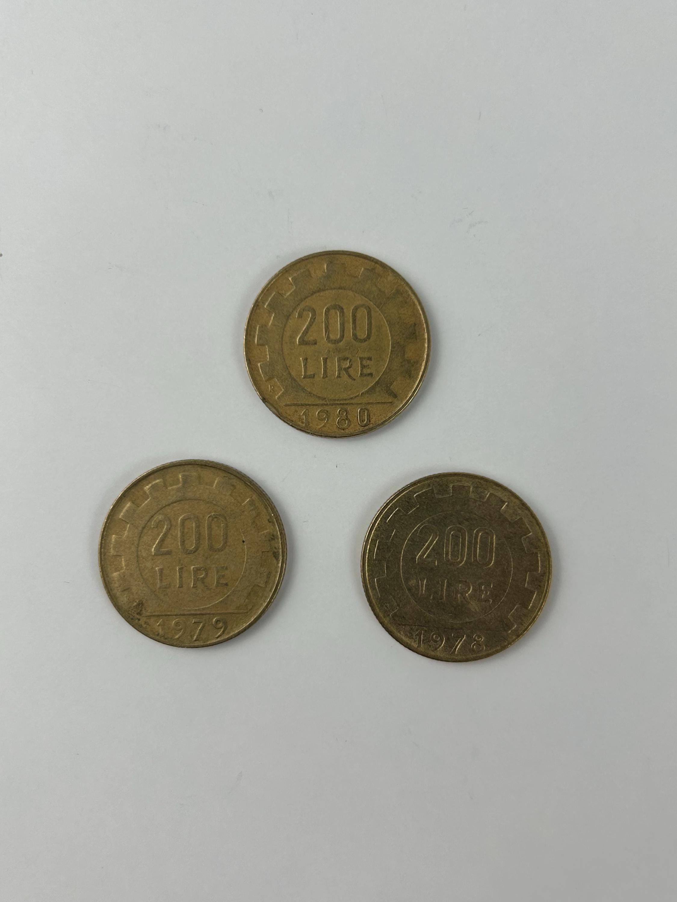 Münze 200 Lire italienisch verschiedene Jahrgänge Münzsammlung Sammler Münzen italienische Geld alt Numismatik vintage Münzsammler