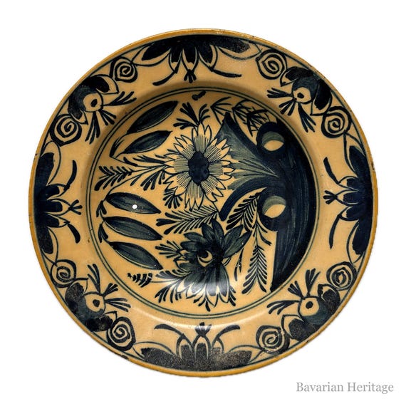 Wall Plate with Floral Decor, Blue on Yellow Ground, 23 cm