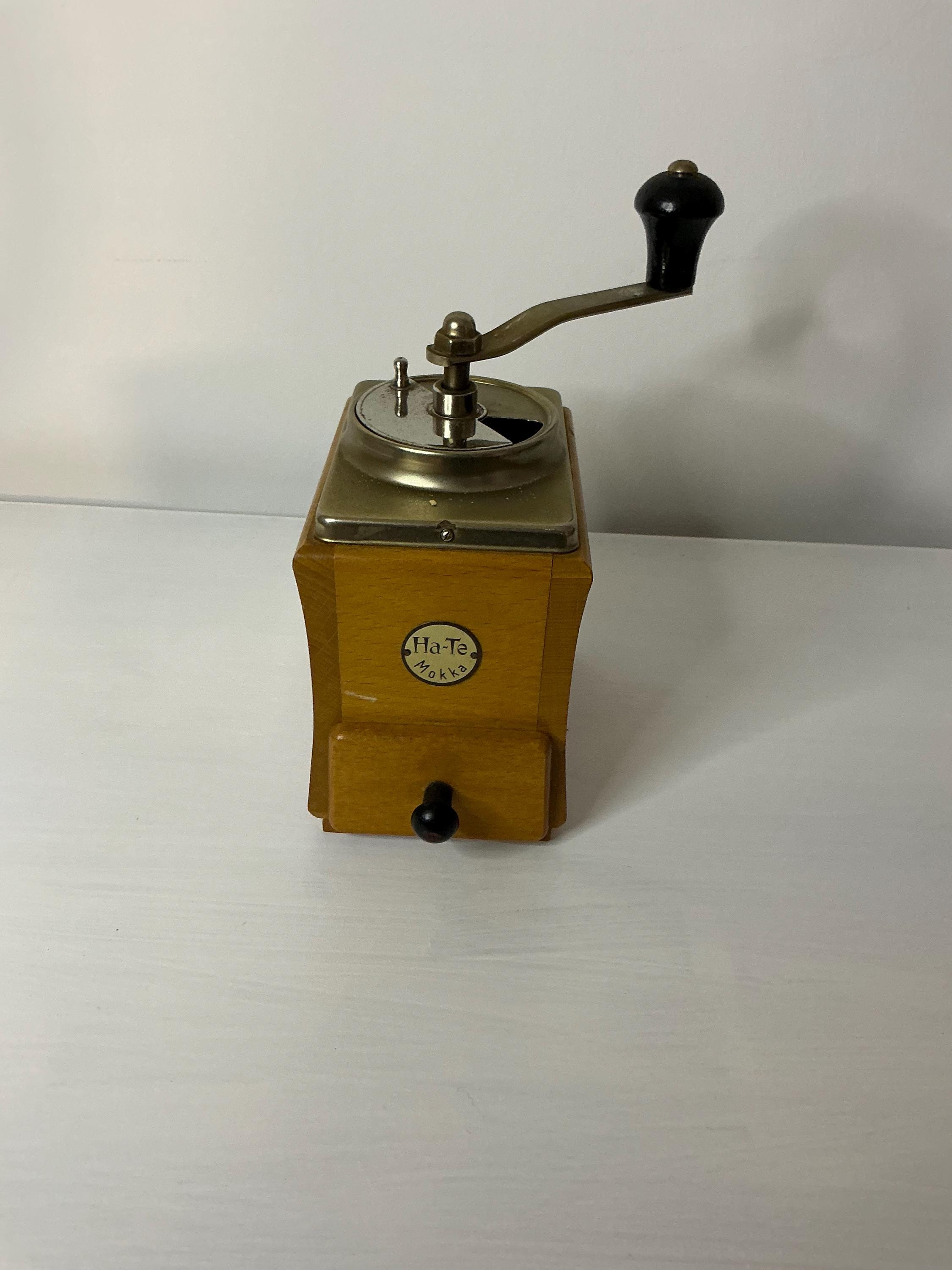 Ita-Te Kaffeemühle aus den 1950er vintage Mühle retro Dekoration Landhausküche