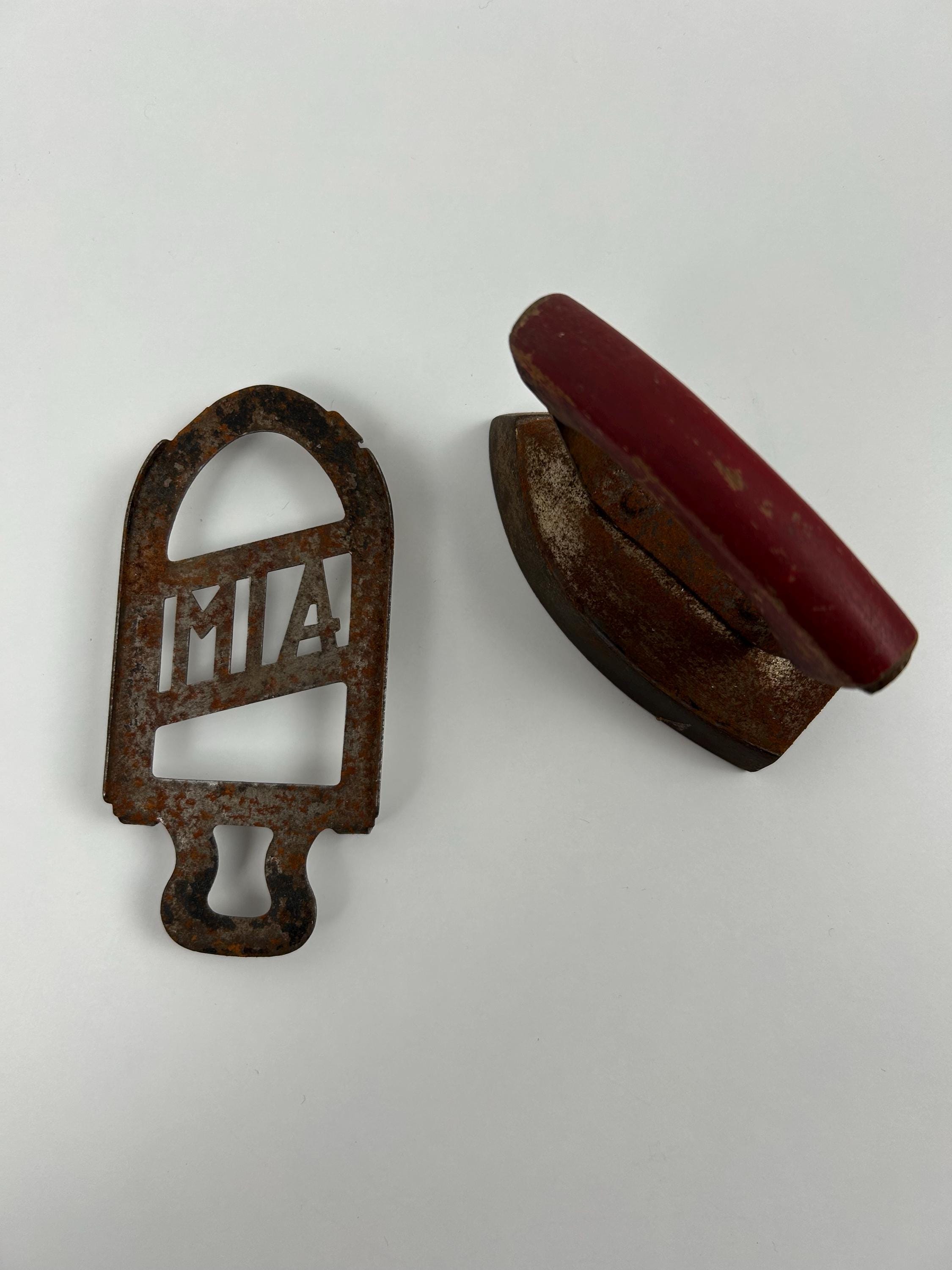 Süßes kleines vintage Bügeleisen Dekoration Landhausküche Hauswirtschaftsraum Bauernstube