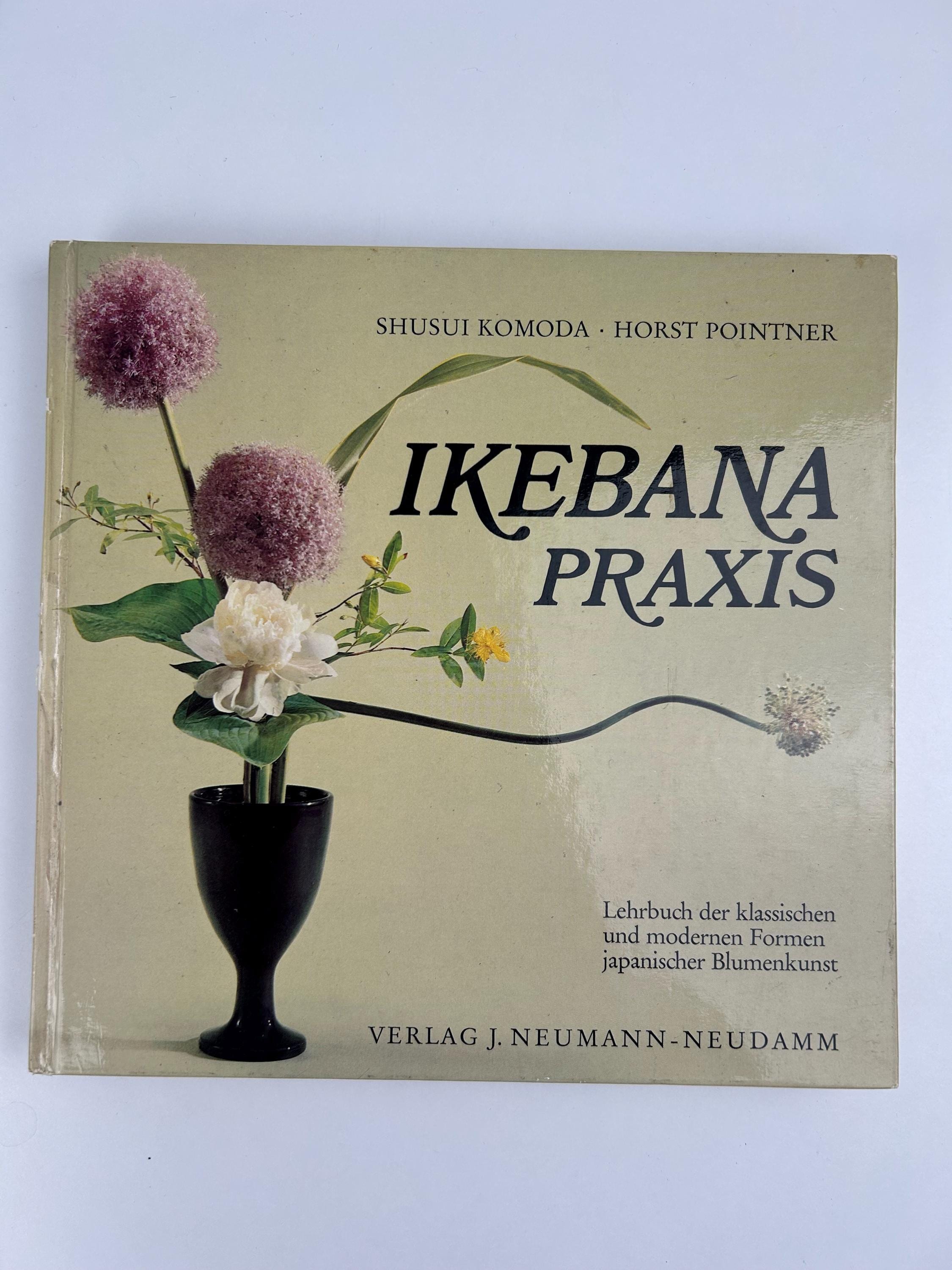 Buch vintage Ikebana Praxis Lehrbuch japanische Blumenkunst antike Bücher Buchsammlung lesenswertes antikes Buchsammler