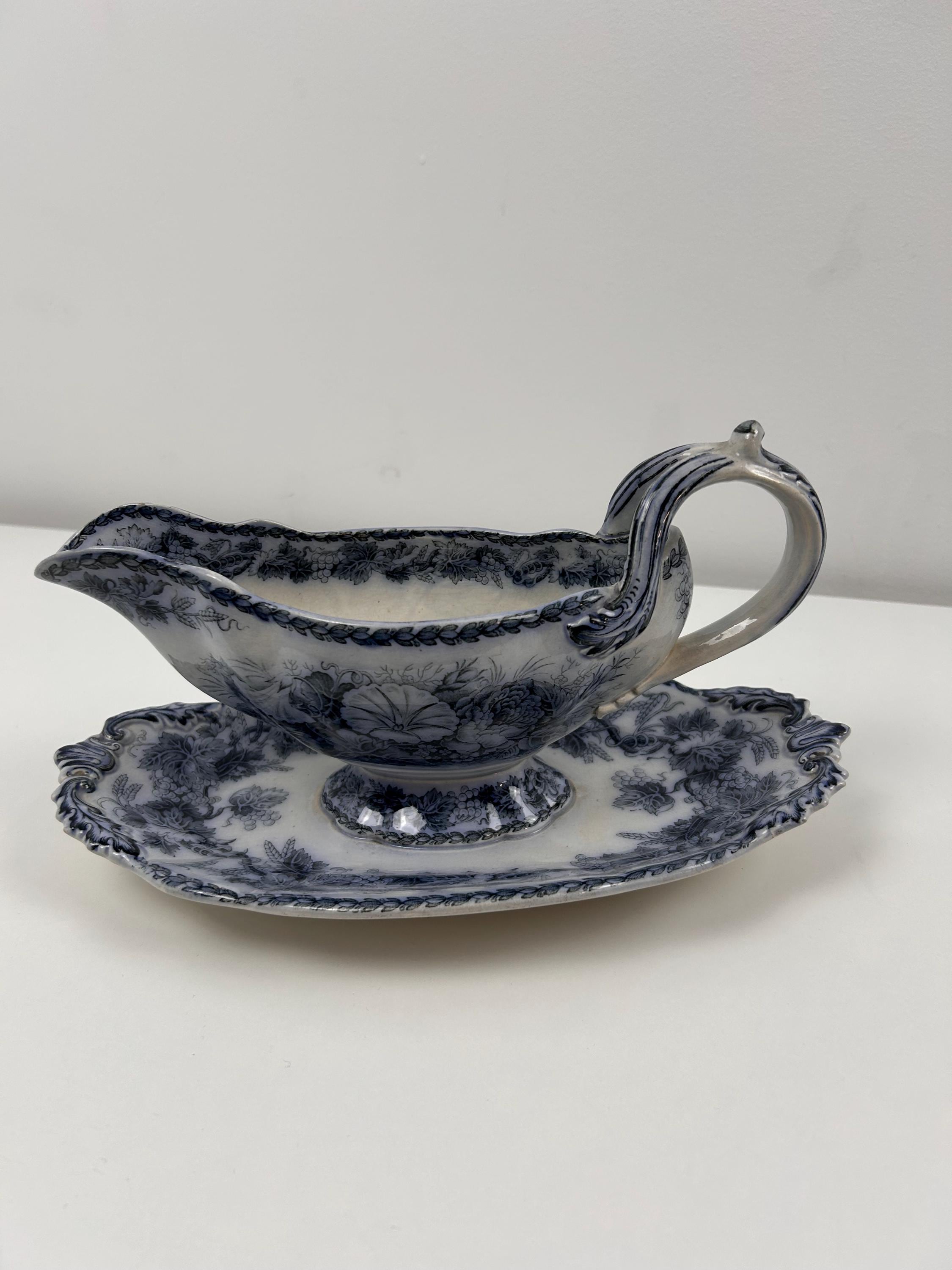 Antikes englisches Saucier Flora 1850-1900 Nostalgisch dinieren vintage Antiquitäten wunderschön Château Core