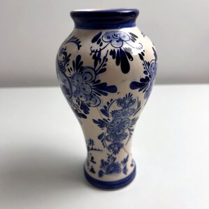 Jarrón Estilo Delft Azul y Blanco Craquelado Vintage | Jarrón de Cerámica Pintado a Mano Deco Rústica