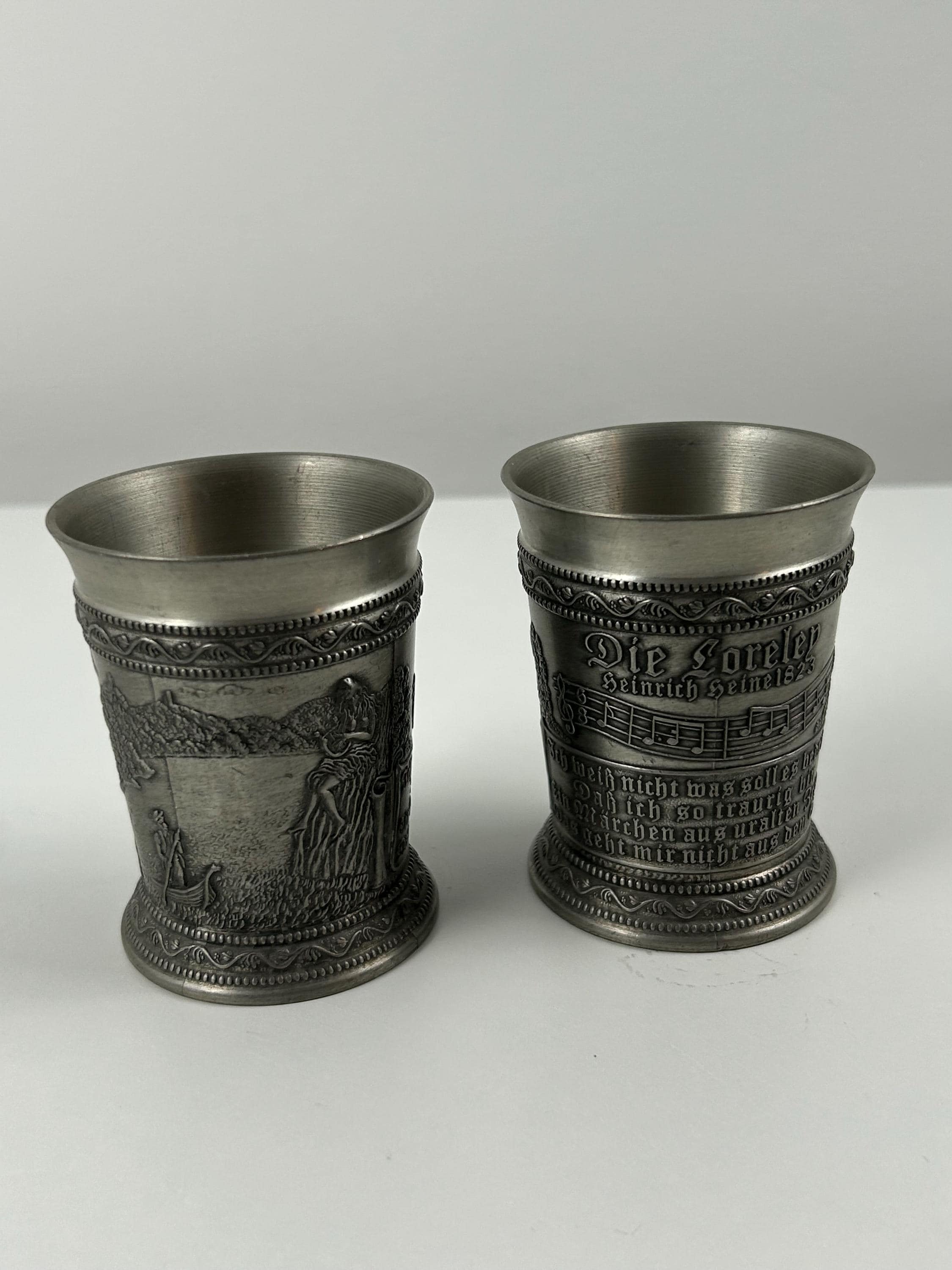 2 x Zinnbecher "Die Loreley" retro Becher vintage Dekoration Trinkbecher Schnapsgläser alt