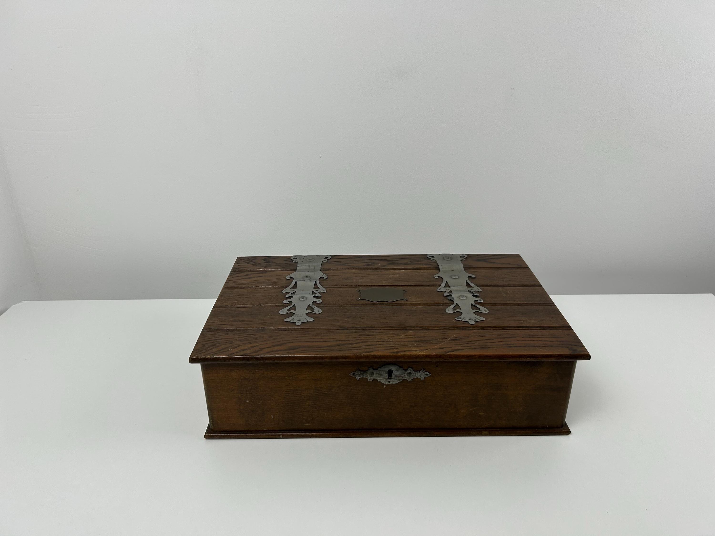 Holzkiste braun vintage 42x27 cm Höhe 11 cm 16,53x10,62 in Höhe 4,33 in Holzschatulle Einrichtung thrift Dekoration Deko Chateau Core Kiste