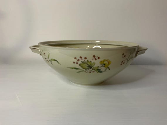 Elegante Suppenterrine Blumenmuster floral alte Schale retro Dekoration vintage  Landhausküche Dekoration thrift Einrichtung