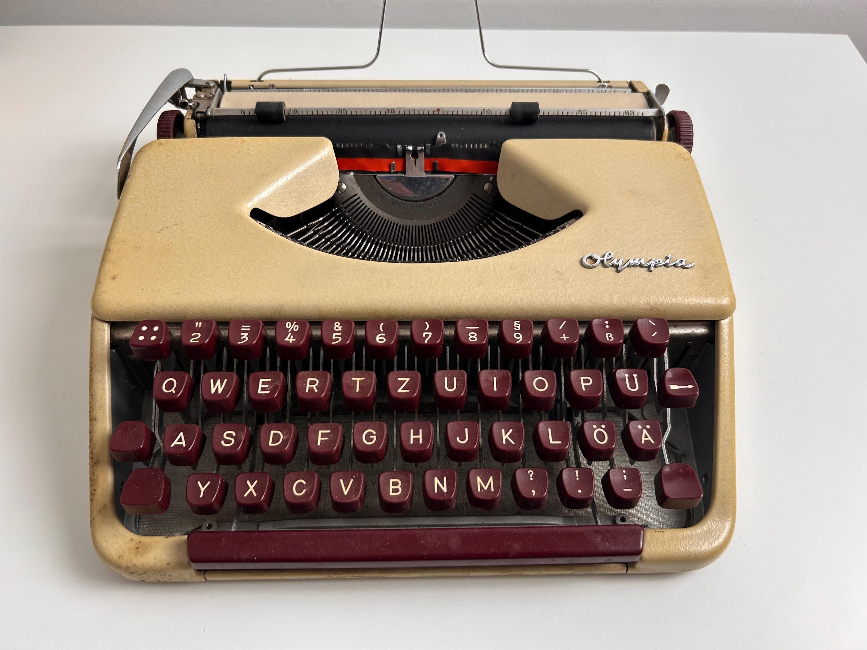 Vintage Reiseschreibmaschine Olympia Splendid Schreibmaschine antik Dekoration Einrichtung