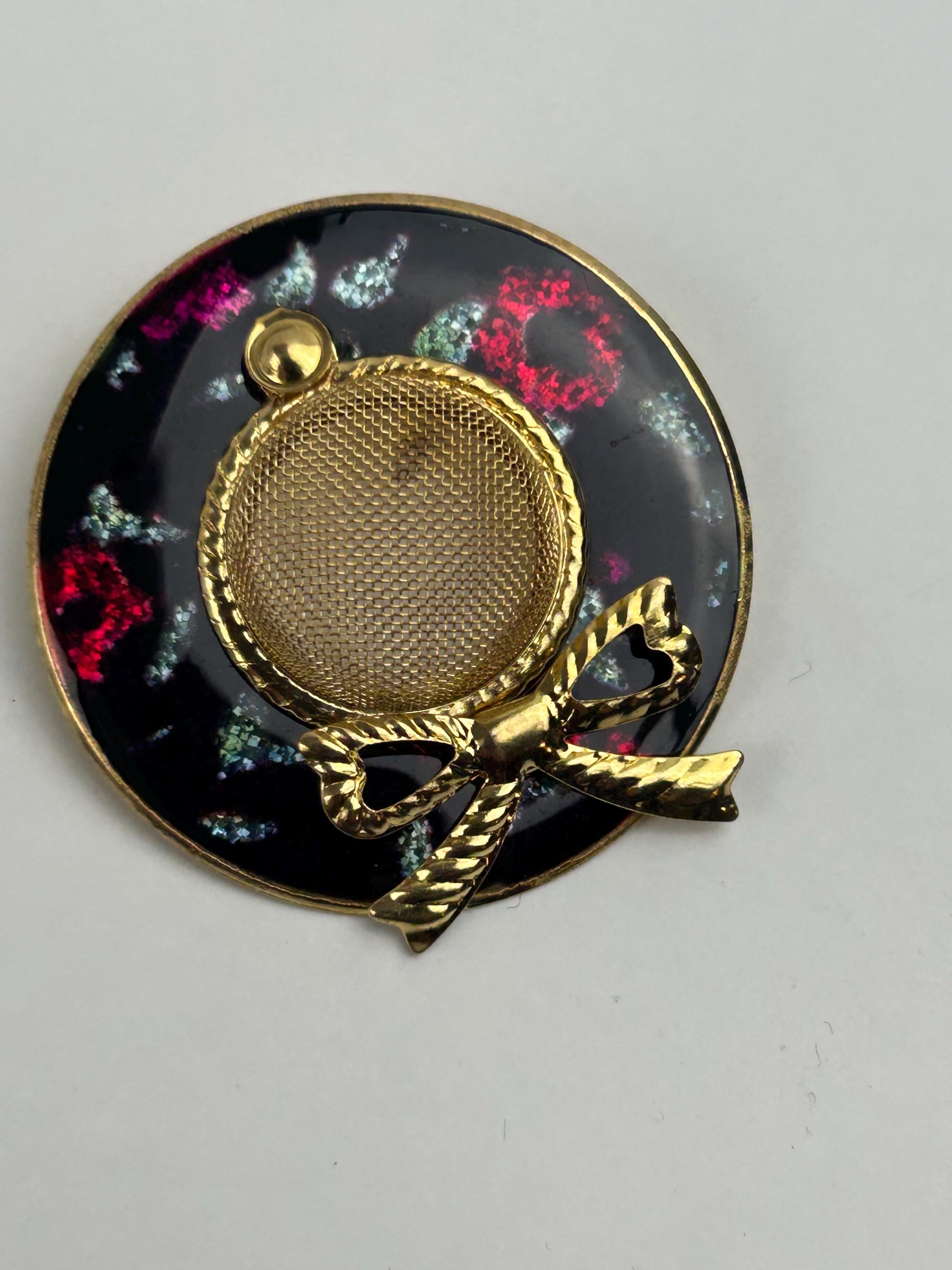 Brosche vintage Hut vintage Clip rund traditionell handarbeit Oma-Brosche Oma-Schmuck