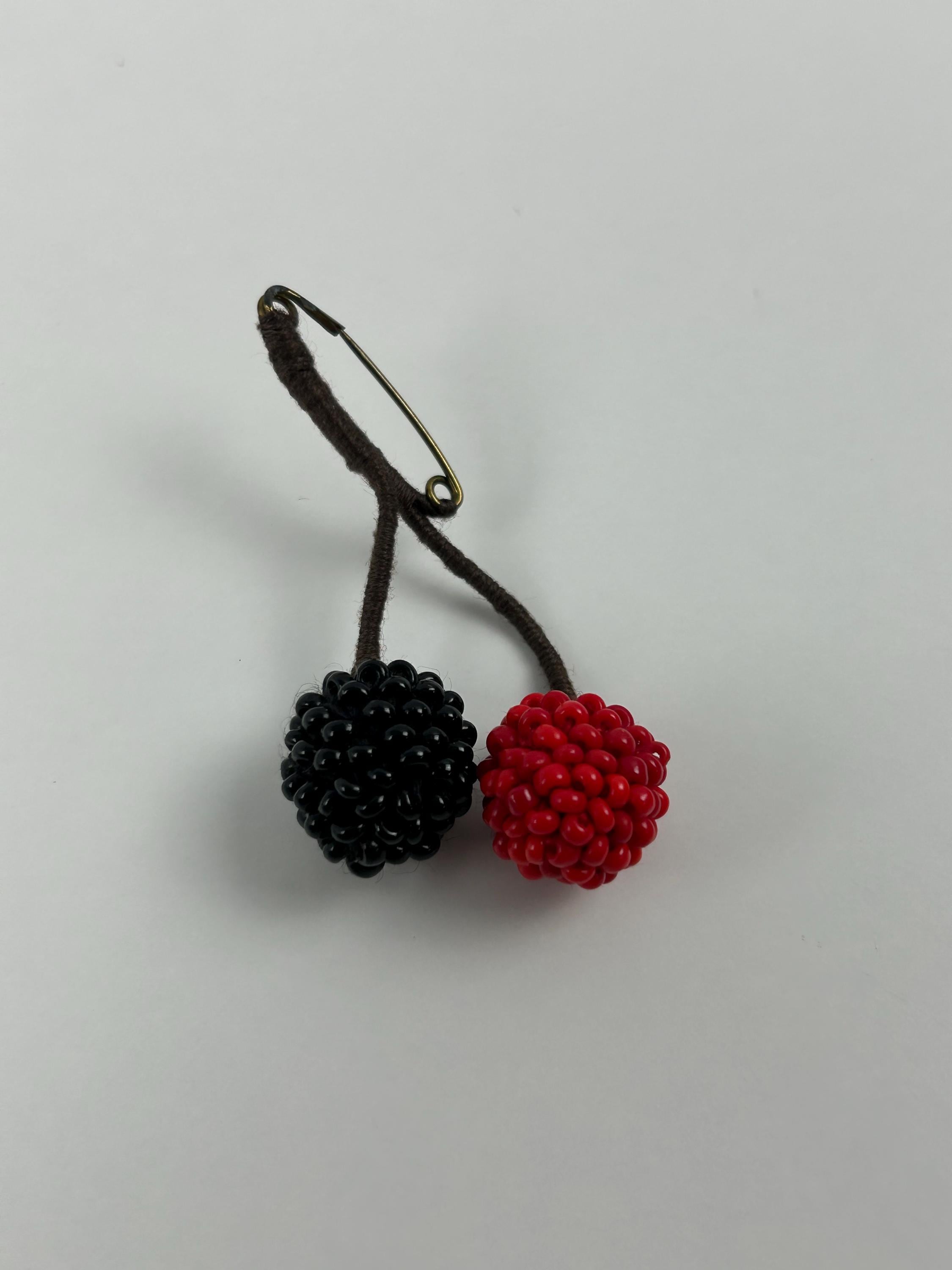 Vintage Brosche Beeren Anstecker Obst Anstecknadel nostalgisch Schmuck rotschwarz Broschen Obstschmuck thrift Perlenschmuck alt